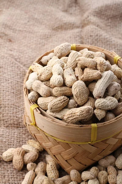 Cacahuètes Sur Fond Bois Vue Rapprochée — Photo