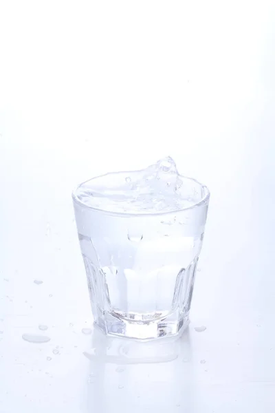 Bicchiere Con Sfondo Bianco — Foto Stock
