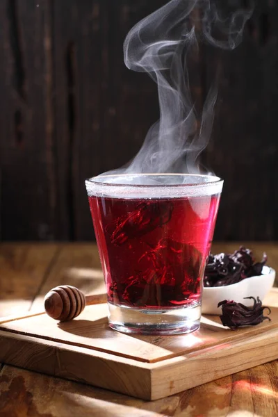 Tea Aromatic Beverage Prepared Pouring Hot Boiling Water Cured Fresh — Fotografia de Stock