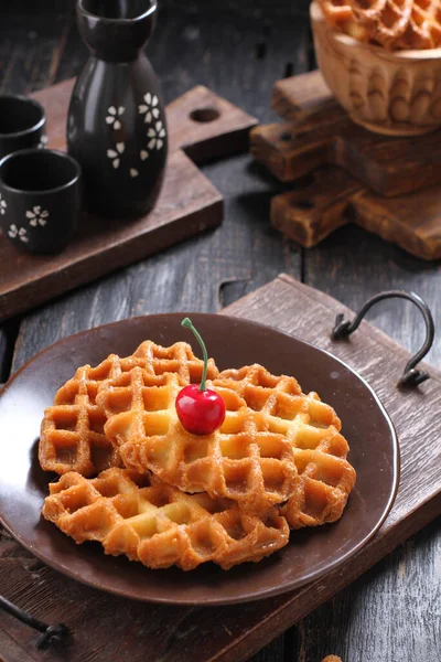 Waffle Dish Made Leavened Batter Dough Cooked Two Plates Patterned — Stock Photo, Image