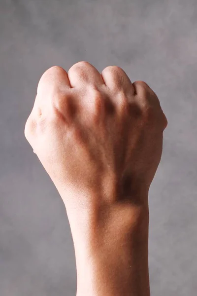 Чоловіча Рука Показує Кулак Білому Тлі — стокове фото