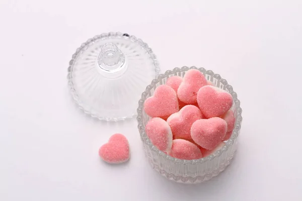 Spousta Růžových Bonbónů Tvar Srdce Bílém Pozadí — Stock fotografie