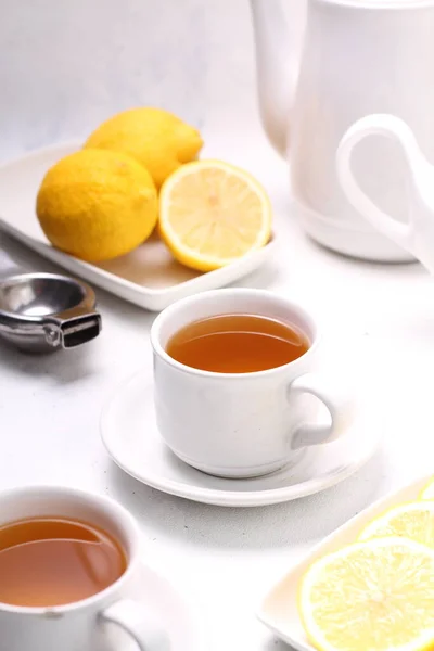 Xícara Chá Com Limão Limões Hortelã Branco — Fotografia de Stock