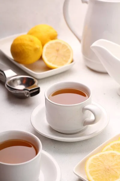 Xícara Chá Com Limão Hortelã Fundo Branco — Fotografia de Stock