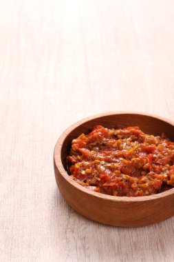 Domates soslu chili con carne