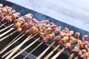 Izgara ızgarada ızgara et.