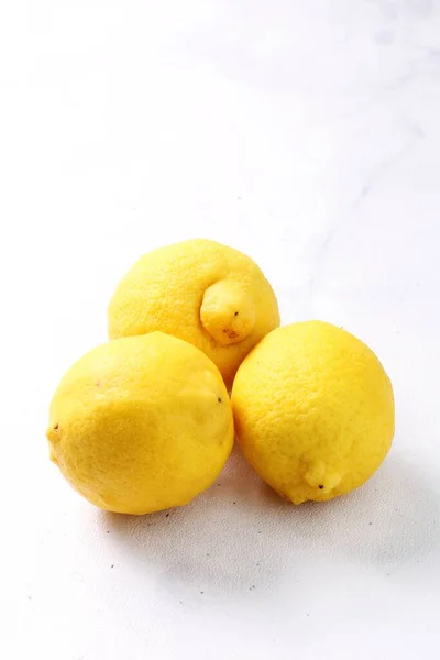 Κίτρινο Λεμόνι Λευκό Φόντο — Φωτογραφία Αρχείου