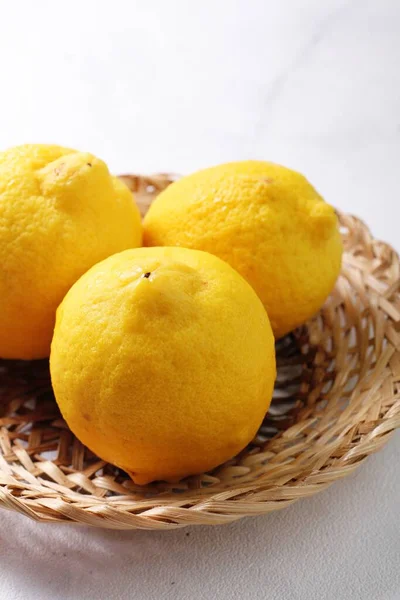 Fresh Ripe Yellow Lemon — Stock Photo, Image
