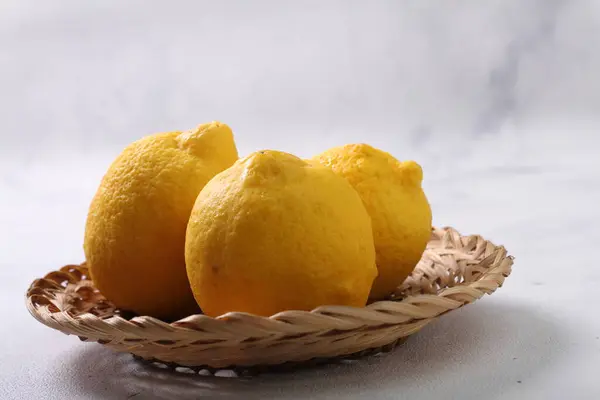 Fresh Lemons Wooden Table — Stock Photo, Image