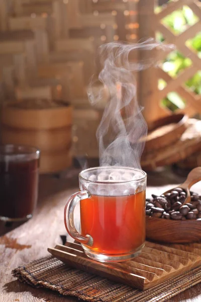 Горячий Кофе Чашкой Чая Стаканом Молока Деревянном Столе — стоковое фото