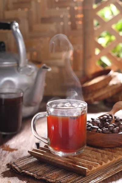 Чашка Кофе Чайник Деревянном Столе — стоковое фото
