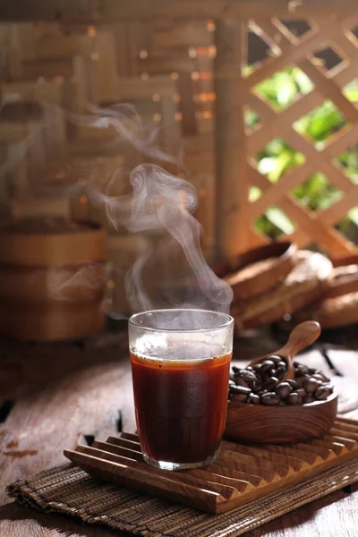 Kahve Fincanı Çay Ahşap Masada — Stok fotoğraf
