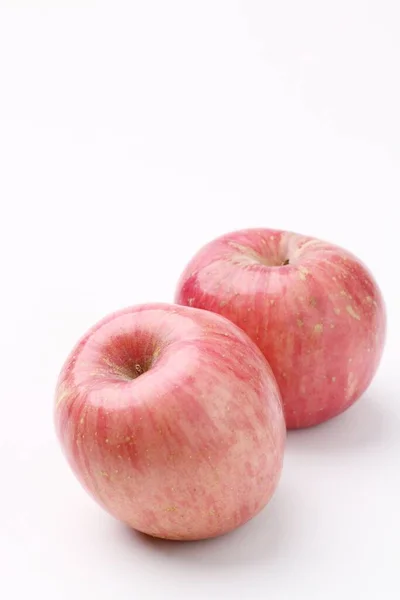 Φρέσκο Ροζ Μήλο Λευκό Φόντο — Φωτογραφία Αρχείου