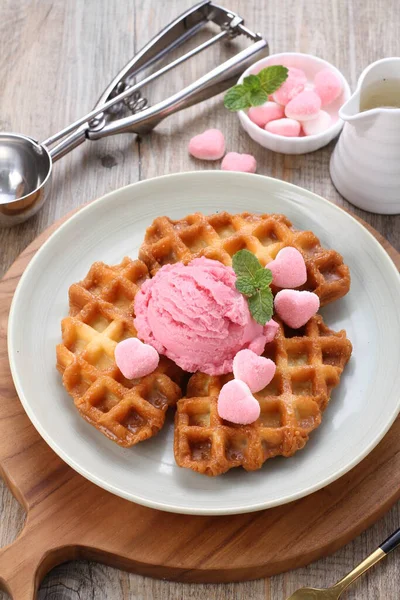 Ice Cream Chocolate Raspberry — Stock Photo, Image