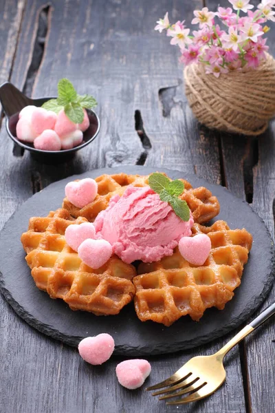 Ice Cream Raspberries Mint Wooden Background — Fotografie, imagine de stoc