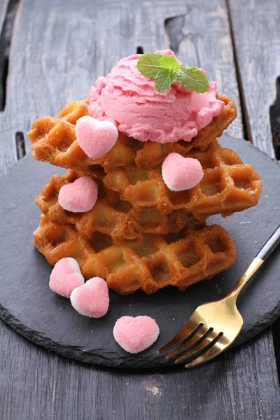Homemade Ice Cream Raspberries Mint Wooden Background — Stock Photo, Image