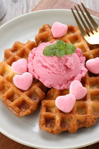 Delicious Waffle Ice Cream — Stock Photo, Image