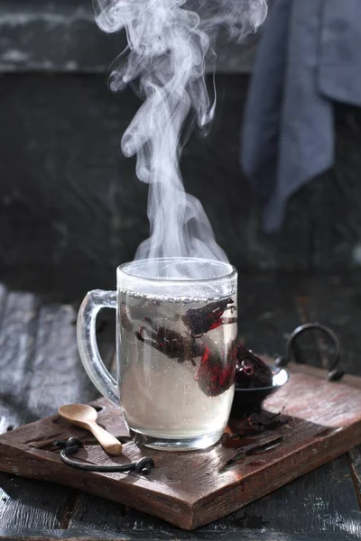 Heißer Tee Und Rauch — Stockfoto