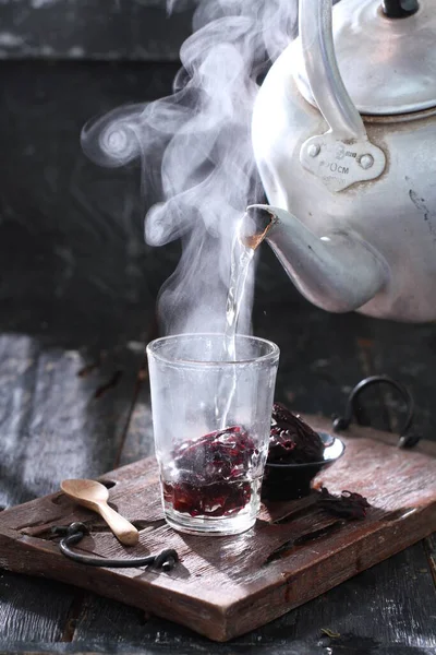 Tee Mit Einer Tasse Kaffee Und Einem Glas Rotwein — Stockfoto