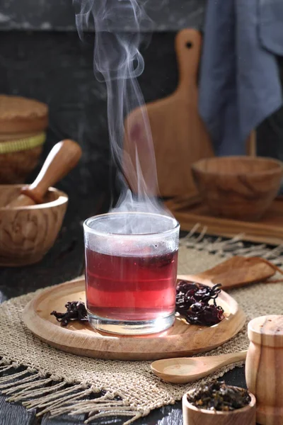 Gorąca Herbata Filiżanką Kawy Czajniczek Drewnianym Tle — Zdjęcie stockowe