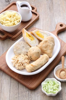 Tavuk nugget tahtadan çok lezzetlidir. 