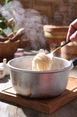 Mutfakta para kazanıyordum. 