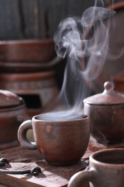 Eski moda çay demliği. 