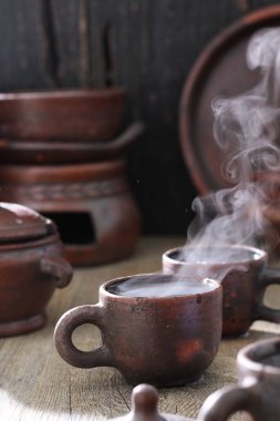 Çay demliği ve kahve. 