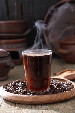 Sıcak içecekle Türk kahvesi 