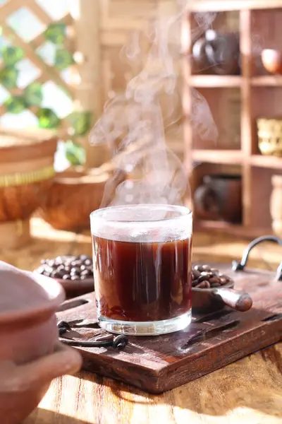 Kahve Dükkanında Sıcak Bir Içecek — Stok fotoğraf
