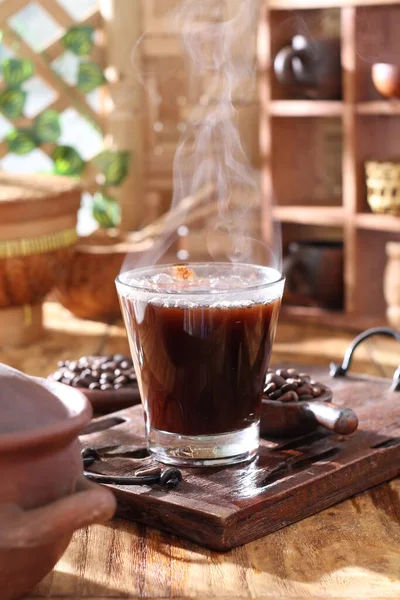 Forró Kávét Fából Készült Asztal — Stock Fotó