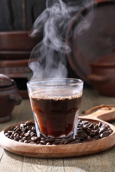 コーヒー豆とコーヒー工場 — ストック写真