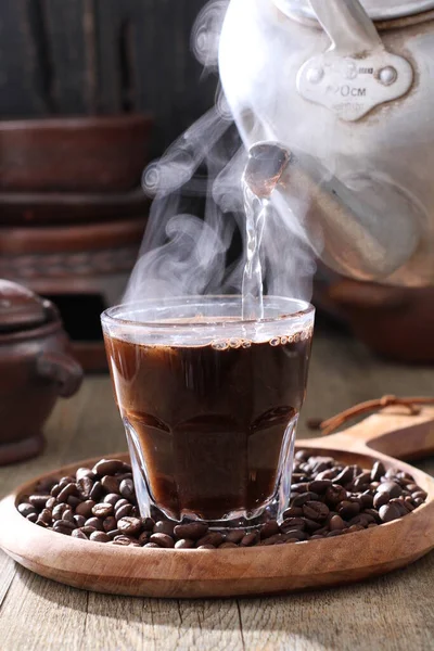 Кофе Бобы Кастрюле — стоковое фото