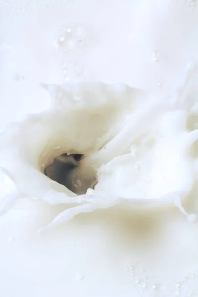 Mjölk Stänk Isolerad Vit Bakgrund — Stockfoto