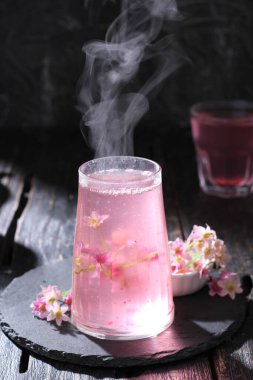 Buzlu ve limonlu çay