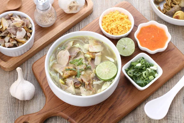 Thai Noodle Σούπα Χοιρινό Και Κοτόπουλο Tom Yum Thai Σούπα — Φωτογραφία Αρχείου