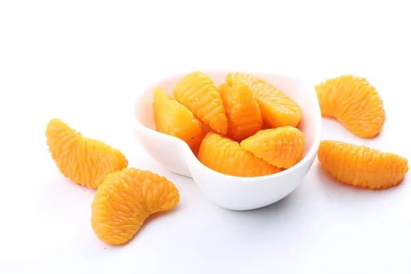 Mandarines Fraîches Mûres Dans Bol Verre Isolé Sur Blanc — Photo