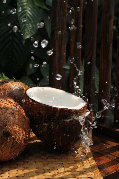 Kokosgetränk Kokosnuss — Stockfoto