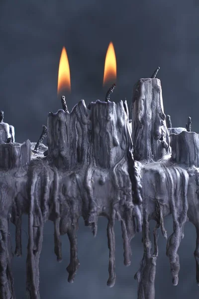 Brandende Kaarsen Een Donkere Achtergrond — Stockfoto