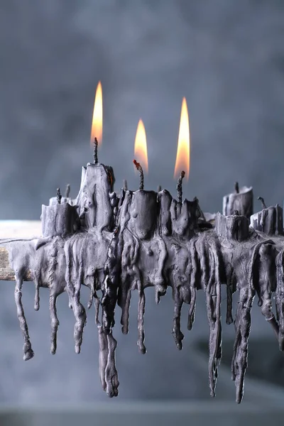Brennende Kerzen Mit Schwarzem Hintergrund — Stockfoto