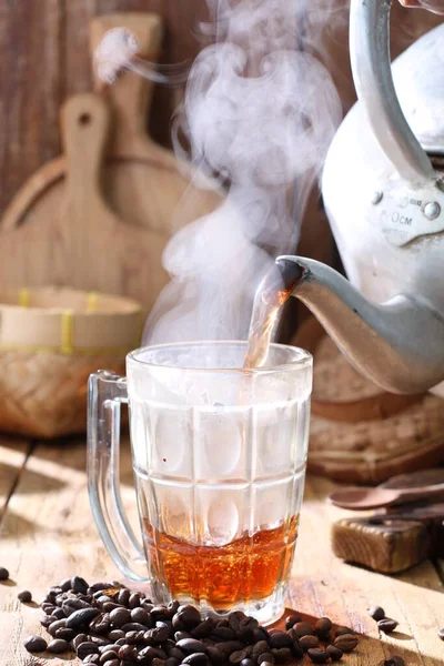 Schwarzer Tee Mit Heißem Getränk Alten Stil — Stockfoto
