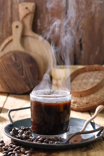 Kávébab Kávébab Fából Készült Asztalon — Stock Fotó
