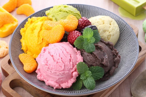 Zmrzlina Ovocem — Stock fotografie