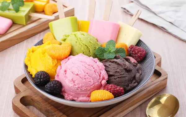 Koreanisches Essen Traditionelles Dessert Reiskuchen Eis Eis Kuchen Und Eis — Stockfoto