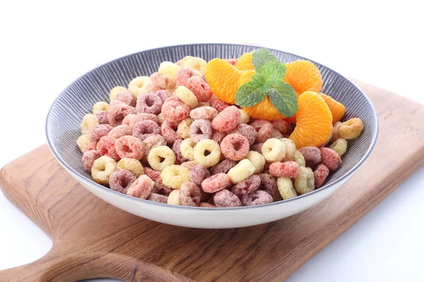 Una Foto Primer Plano Tazón Cereal Con Leche Una Mesa —  Fotos de Stock