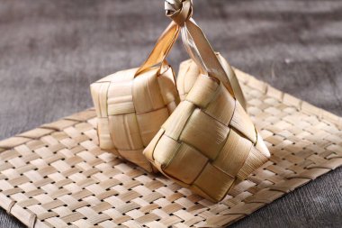 Thai geleneksel tatlısı, pirinç köftesi.