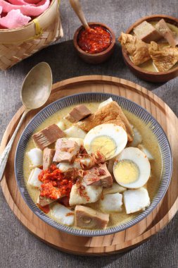 Domuz ve domuz çorbası.