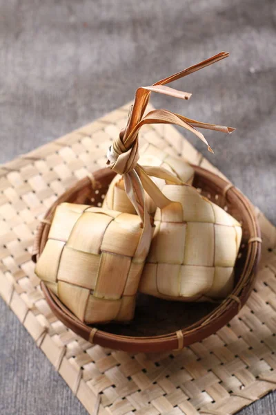 Lepkavý Rýžový Knedlík Bambusovými Listy — Stock fotografie