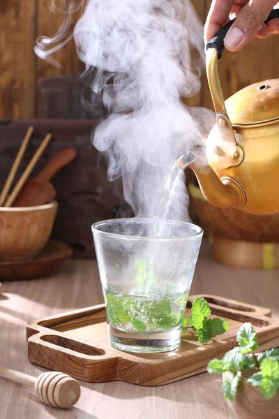 Чай Маття Льдом Чайными Листьями — стоковое фото