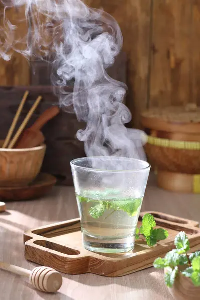 Zielona Herbata Szklanym Kubku — Zdjęcie stockowe